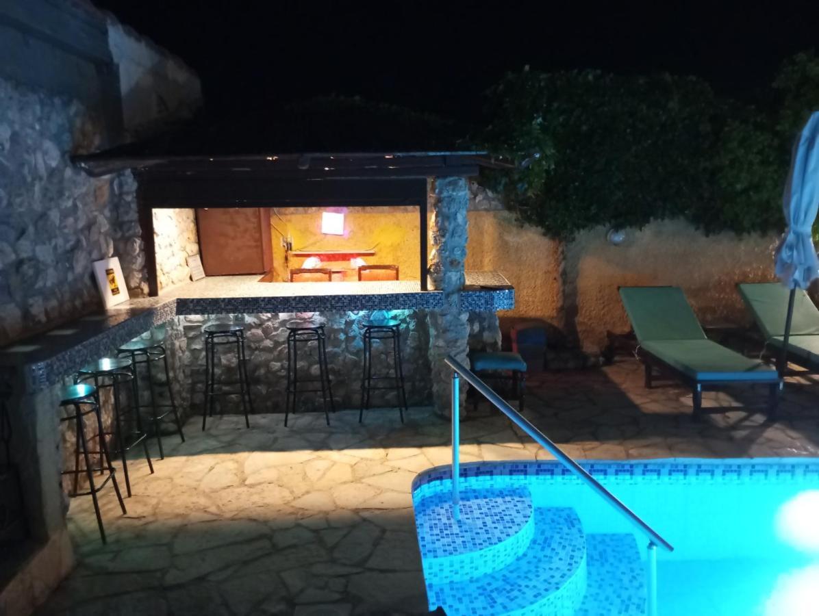 Xenonas Κithαiron Hotel Vilia Ngoại thất bức ảnh