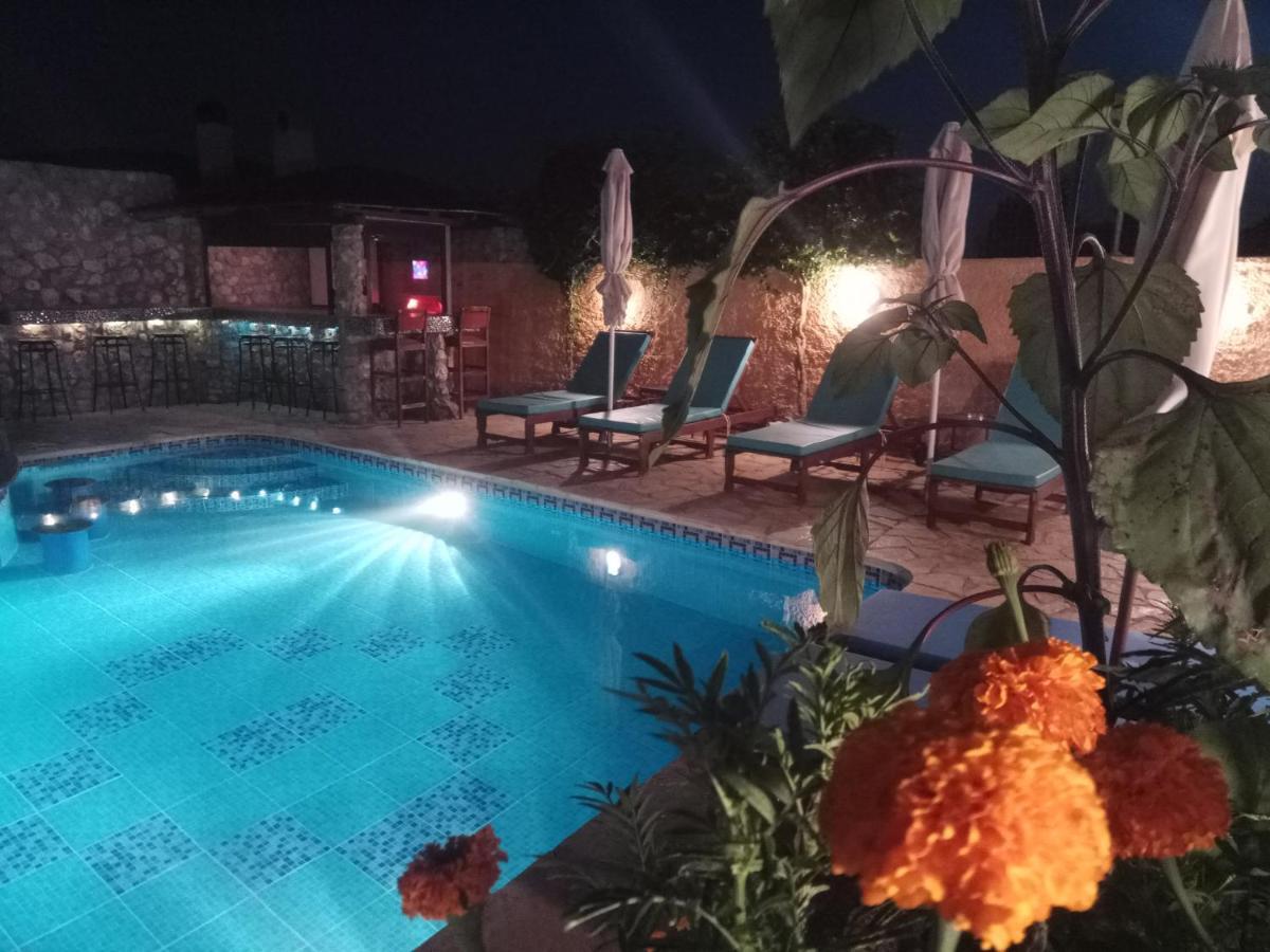 Xenonas Κithαiron Hotel Vilia Ngoại thất bức ảnh